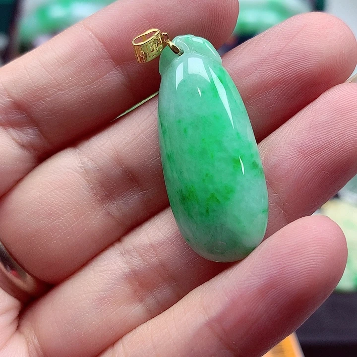 颈饰18K金镶嵌翡翠翡翠