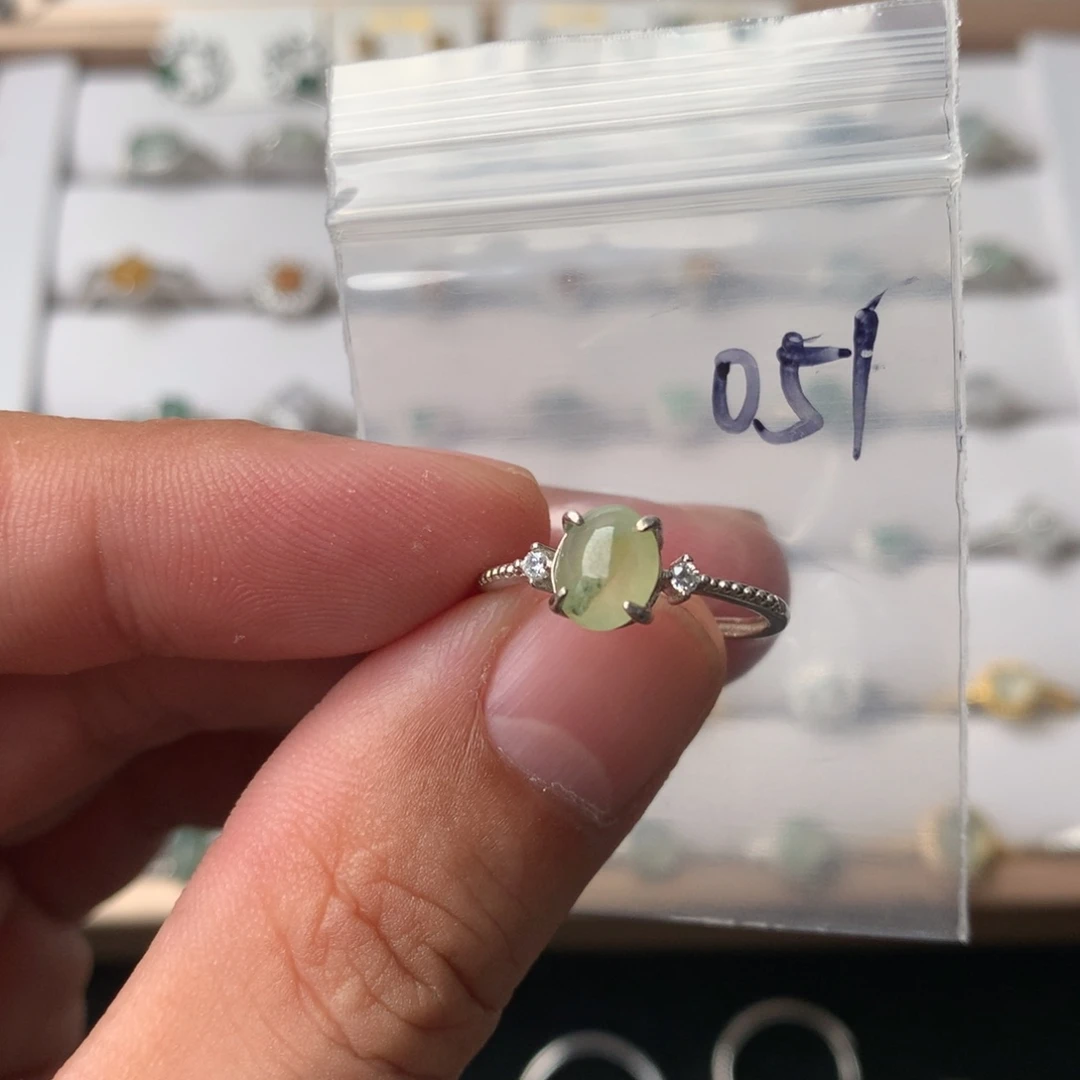 翡翠未镶嵌戒指051