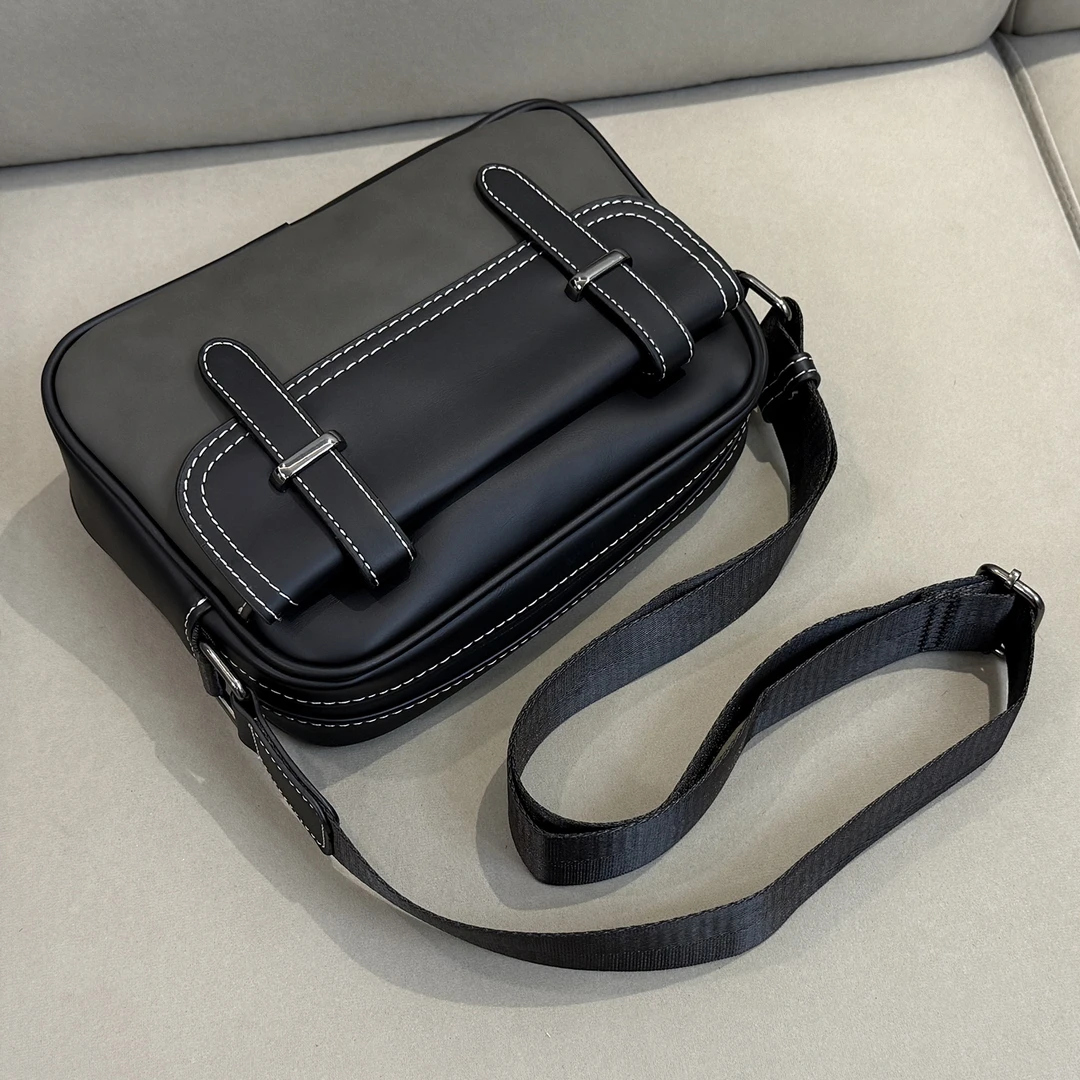 潮牌男款男士斜挎包日系时尚单肩包复古邮差包小方包防水耐磨