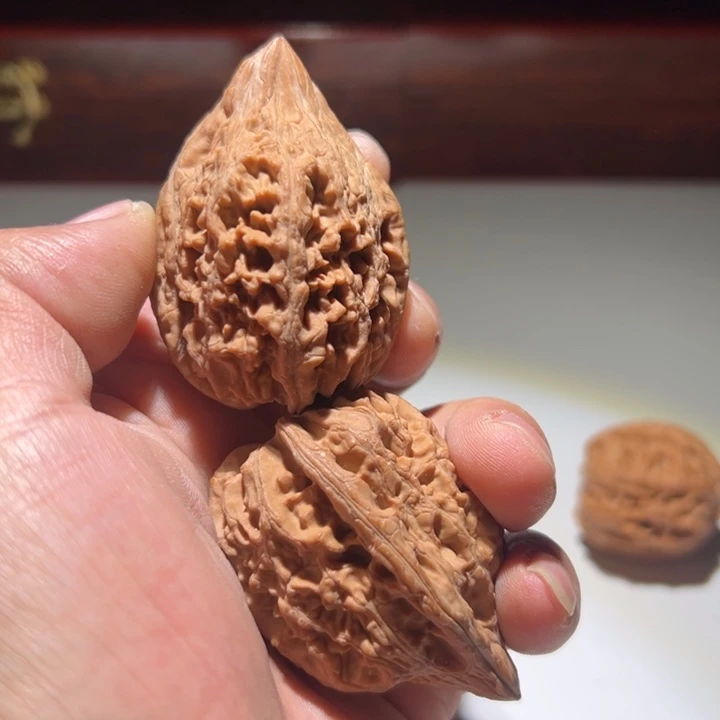 把件文玩核桃大孤石