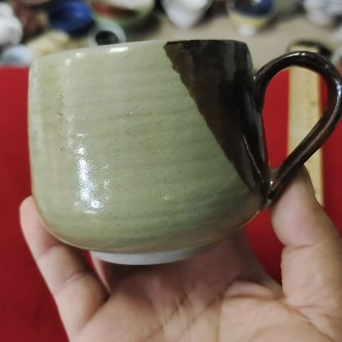 瓷片瓷片，各种摆件，均有瑕疵。沙锅！