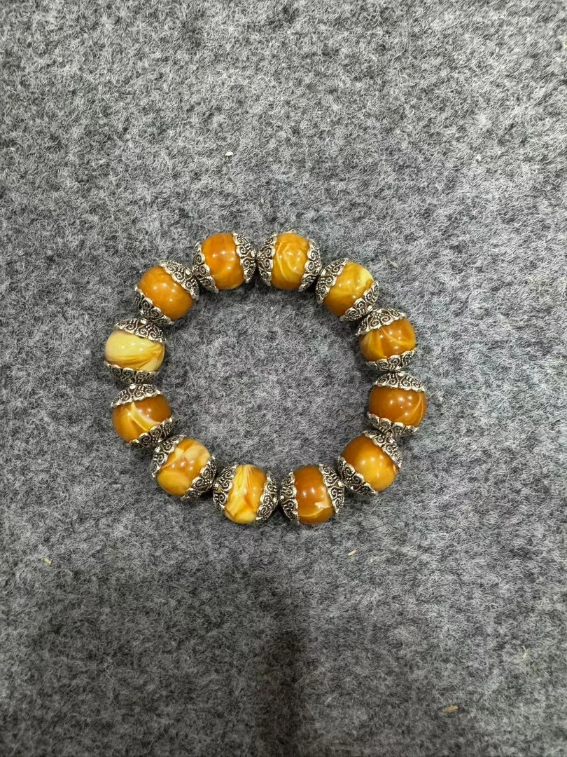 带镶嵌蜜蜡手串主播推荐一个