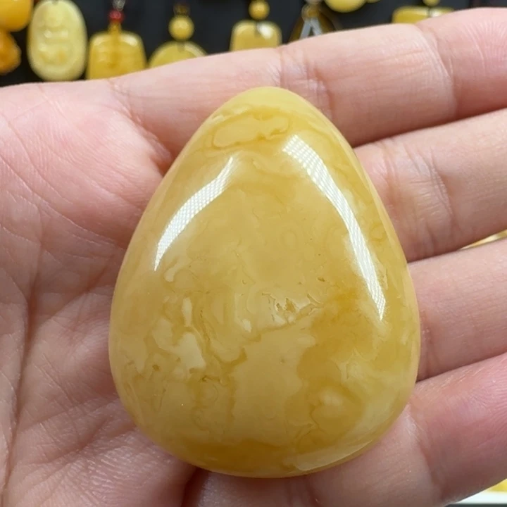 蜜蜡未镶嵌珠宝奇石