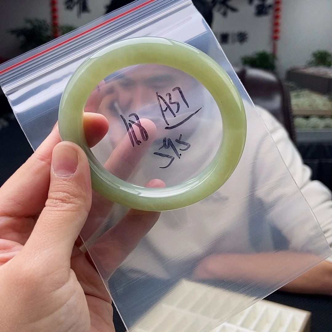 和田玉颜色多样性发拍一发一未镶嵌