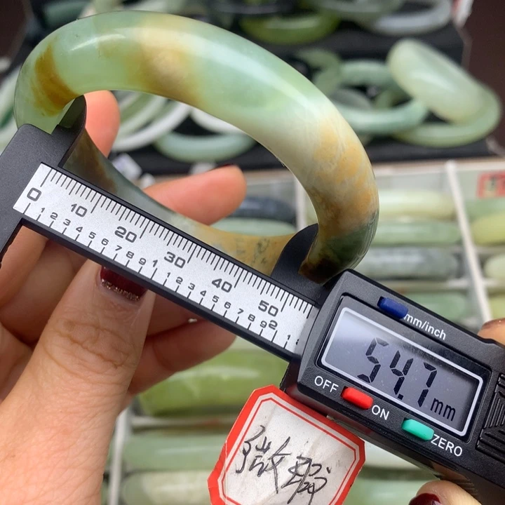 蛇纹石玉未镶嵌手镯514