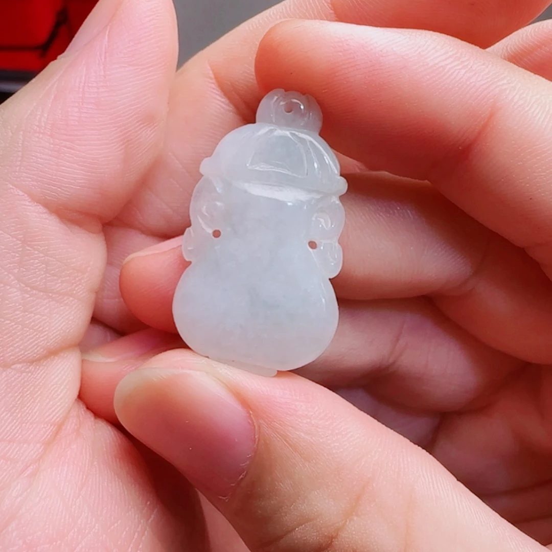 翡翠未镶嵌颈饰宝瓶