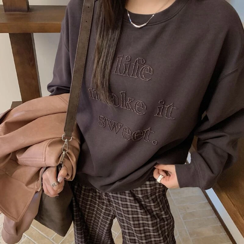 BUBBLE（026#）韩系字母钉珠圆领休闲卫衣A kc