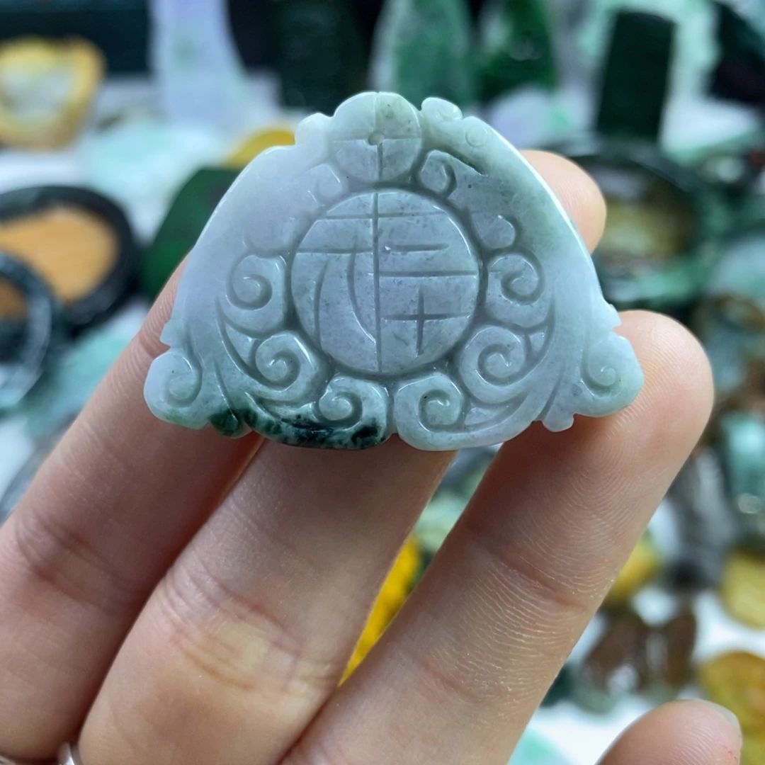 翡翠颈饰未镶嵌吊坠