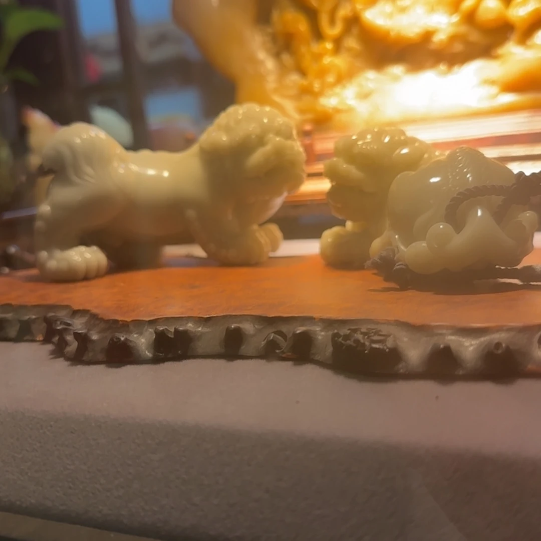 寿山石一对狮子手把件
