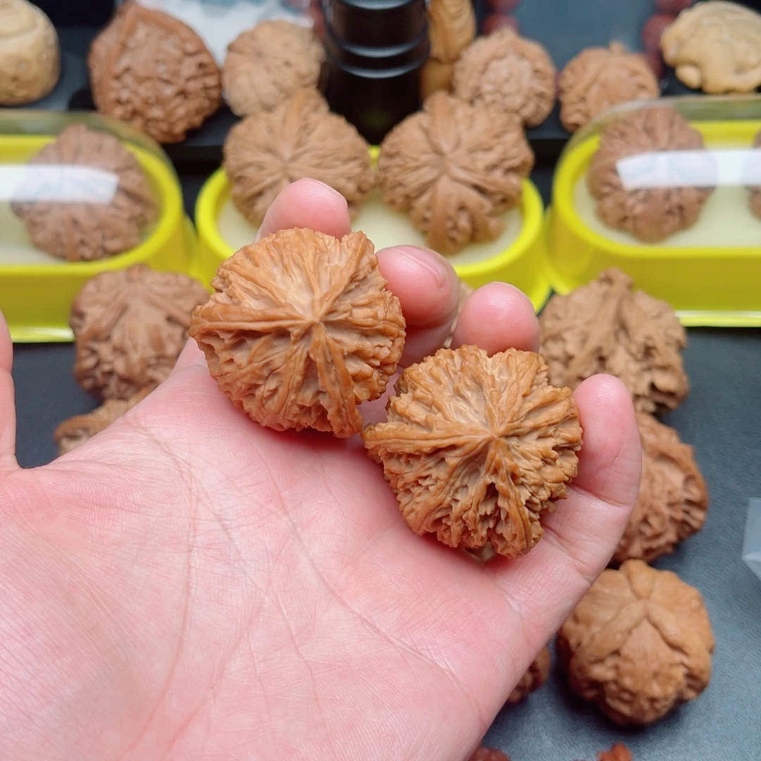 文玩核桃吊坠苹果园三棱39×38×38