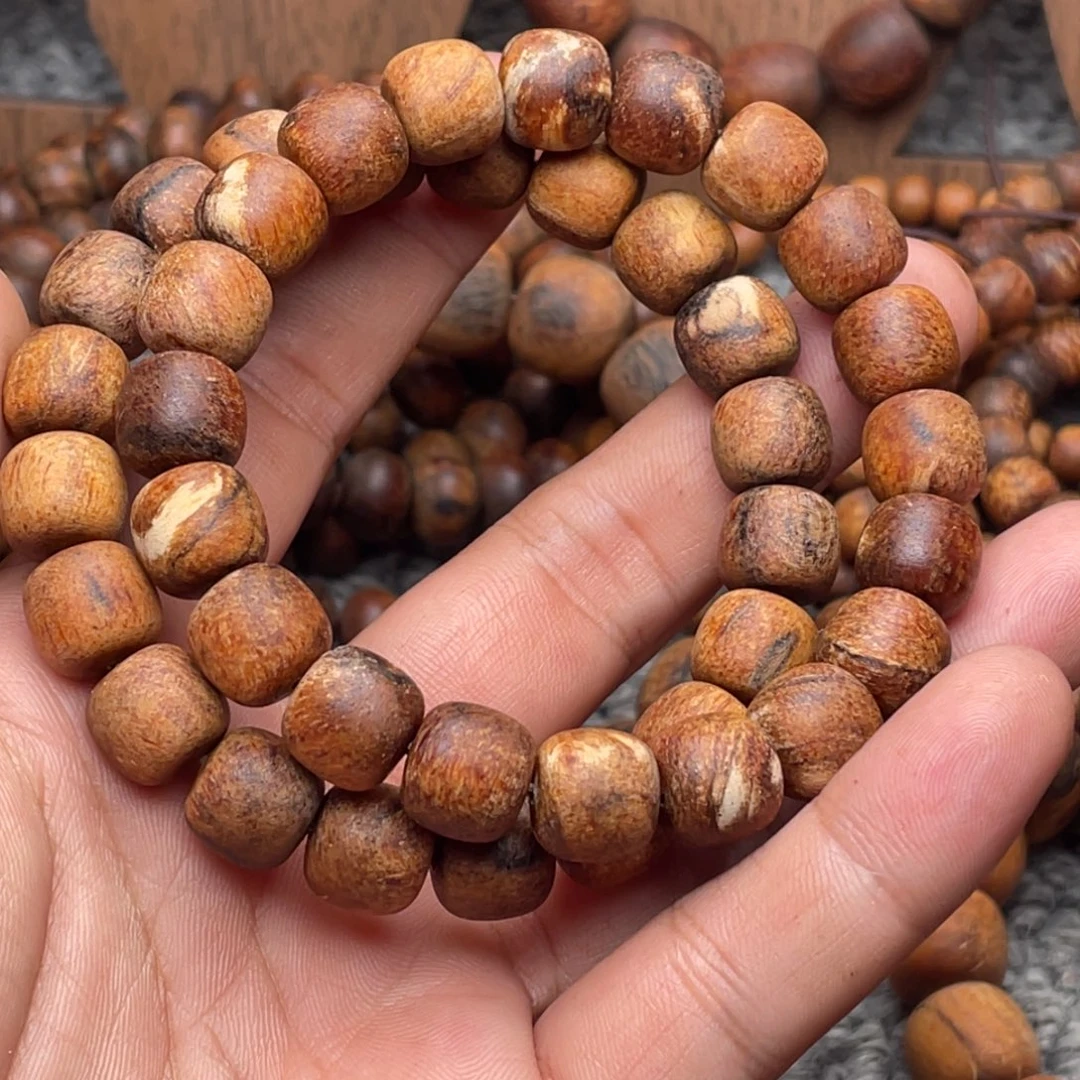 贡木贡木10.11老型夹白