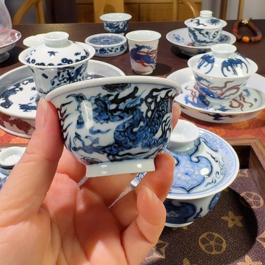 青花龙纹小压手杯