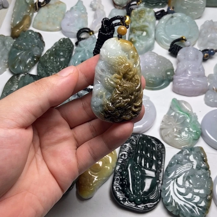 翡翠未镶嵌颈饰龙牌34
