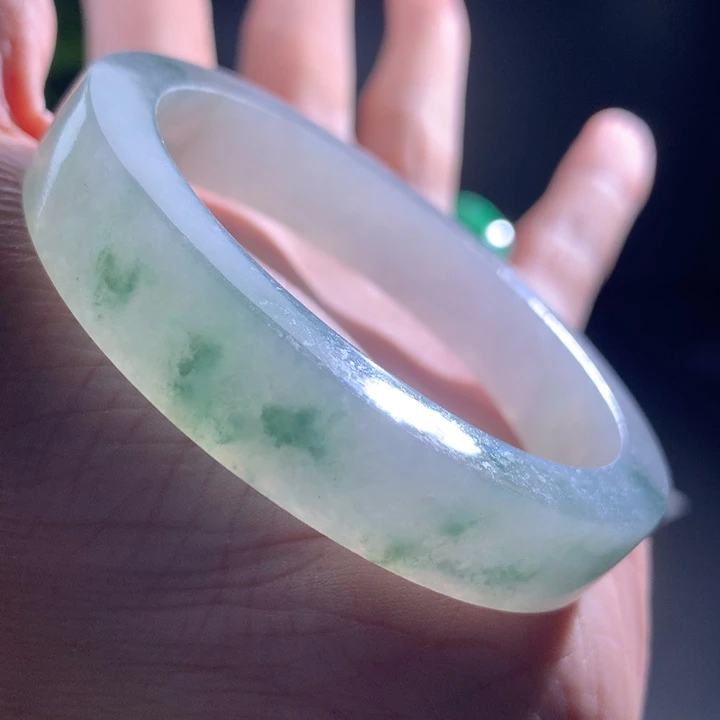 未镶嵌手镯定制翡翠
