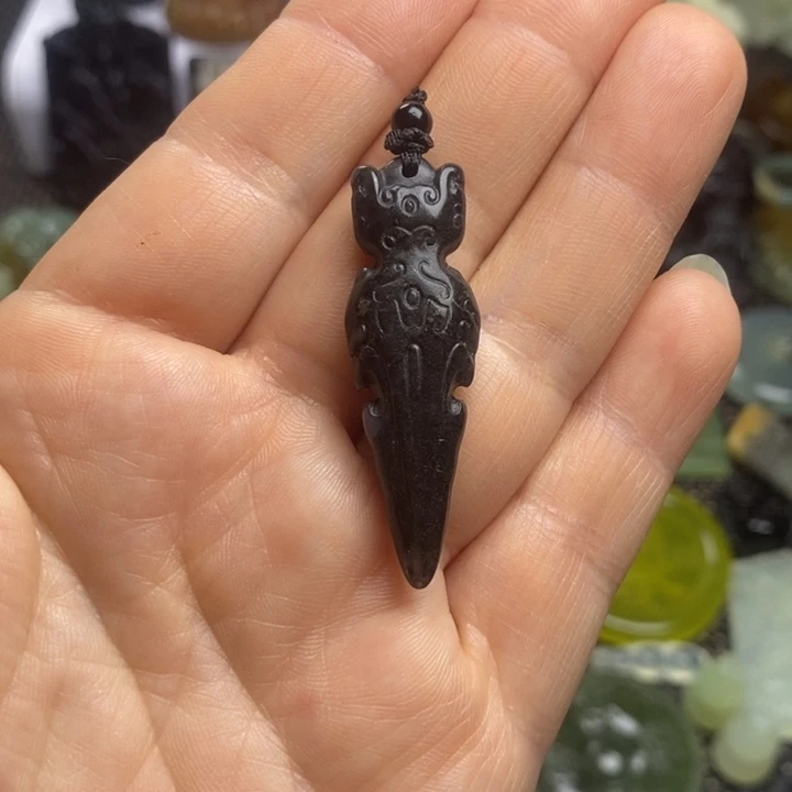 合金蛇纹石玉颈饰
