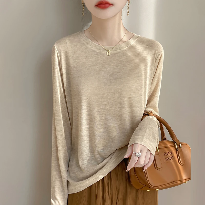 早秋薄款天丝纯色针织圆领长袖衫女宽松遮肉百搭显瘦时尚上衣