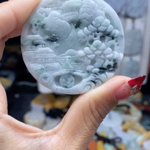 翡翠颈饰未镶嵌翡翠