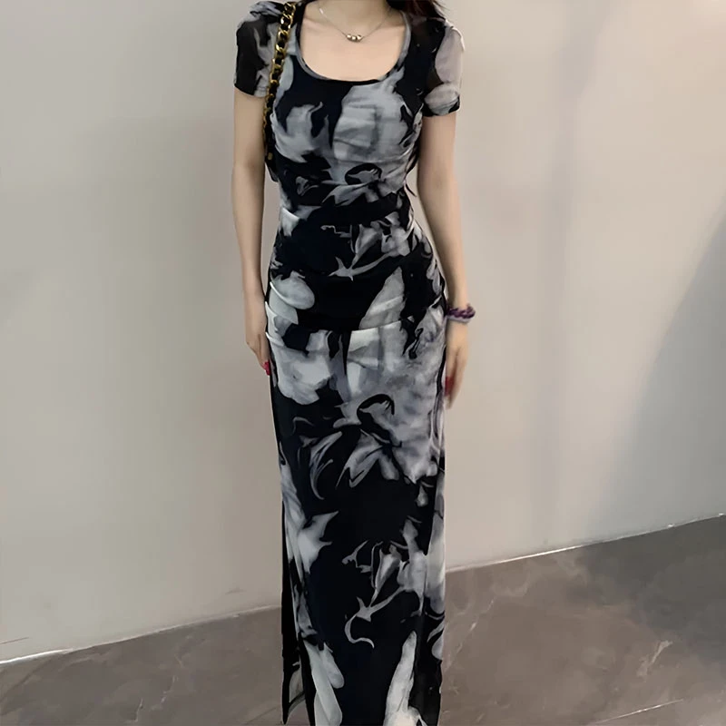 复古气质水墨画洋气短袖连衣裙女2025新款夏季开叉显瘦包臀长裙