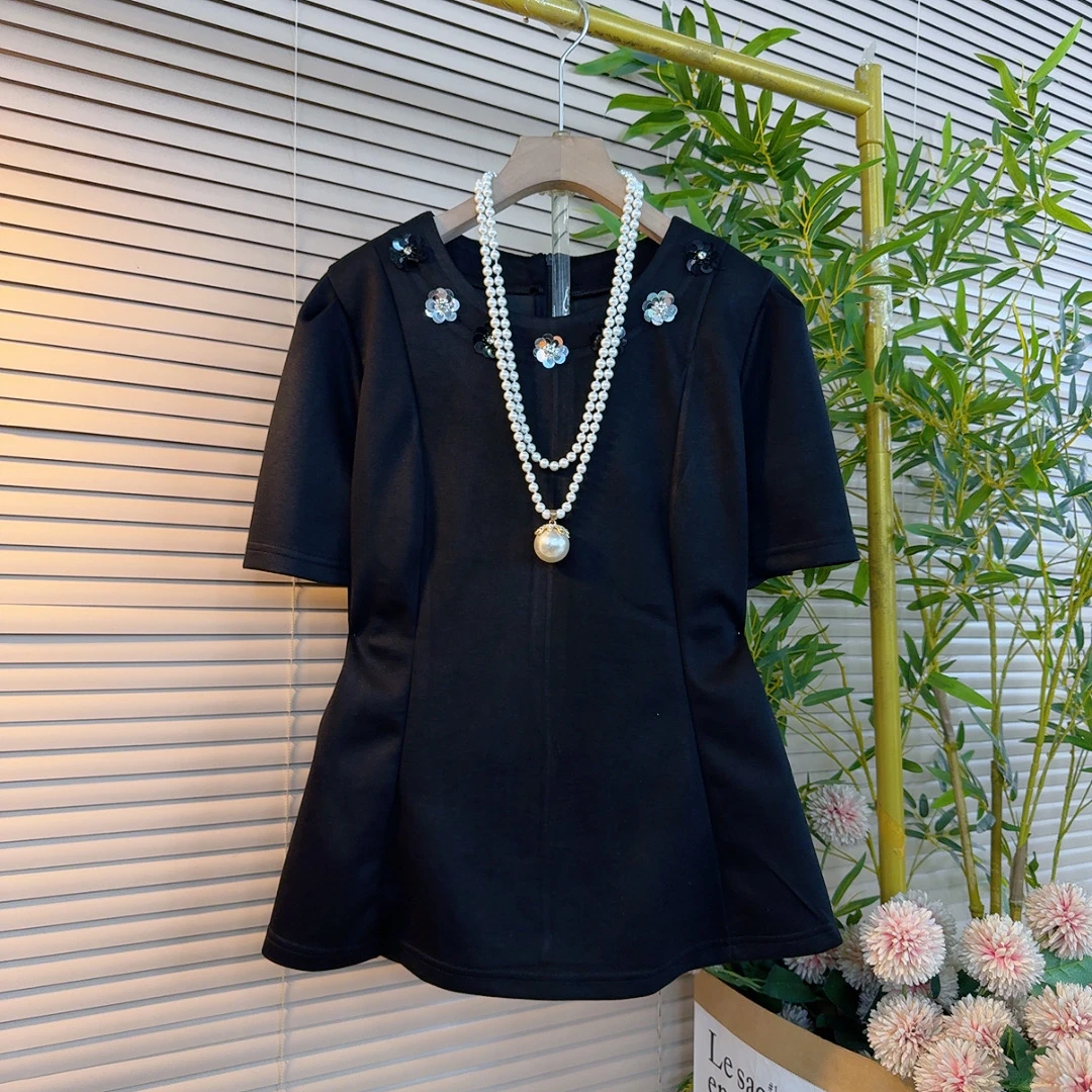 9292胖妹妹欧货时尚名媛风立体亮片花朵设计感显瘦遮肉百搭短袖