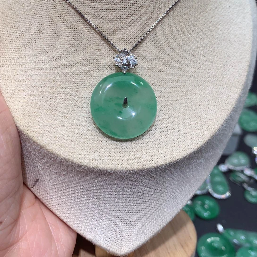 颈饰银S925镶嵌石英质玉（非洲翠）