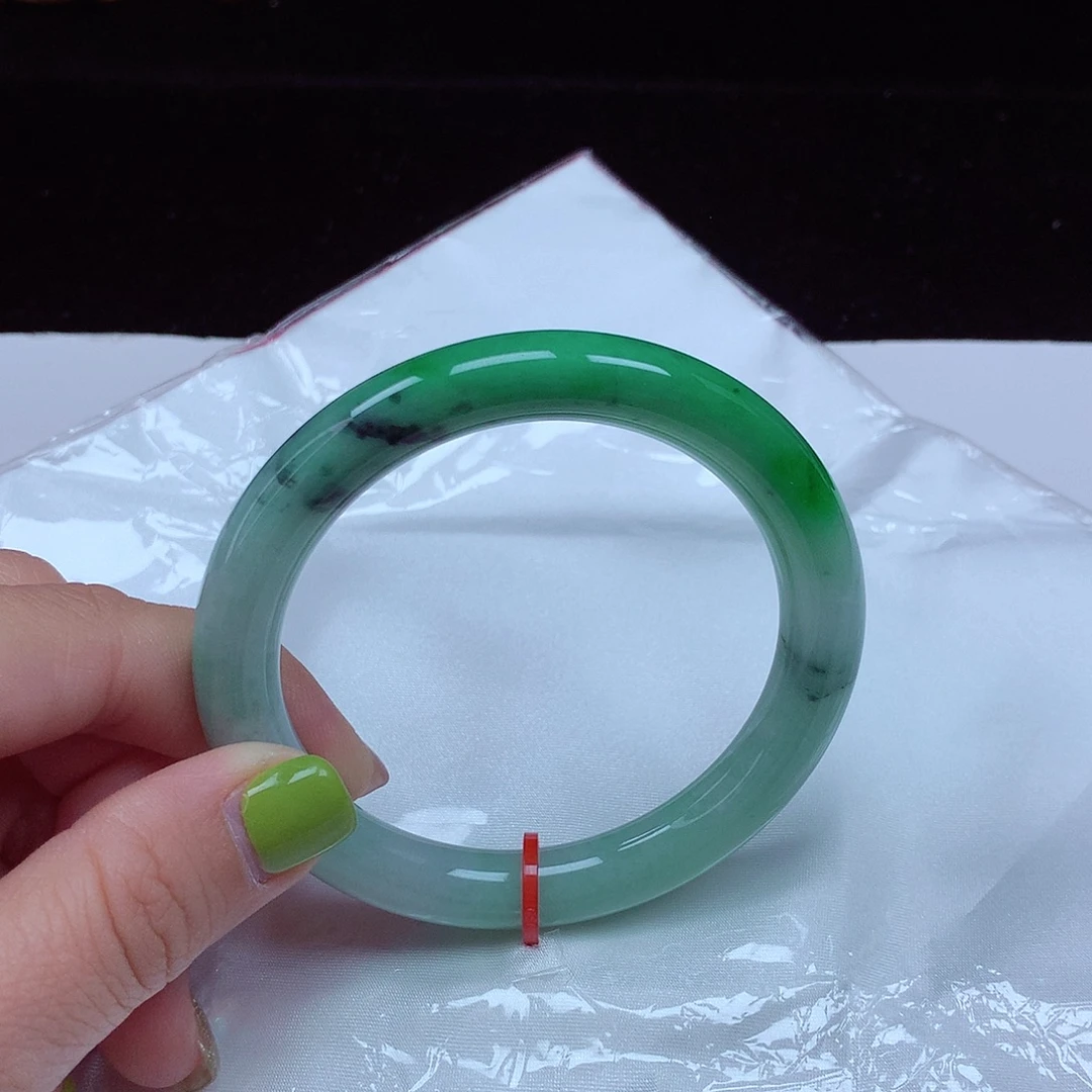 翡翠未镶嵌手镯（圆镯）圈口57