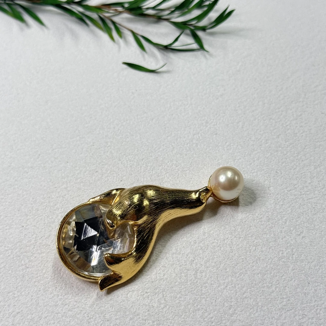 铜合金仿珍珠胸针 【六六中古】孤品复古小海狮造型胸针te3973