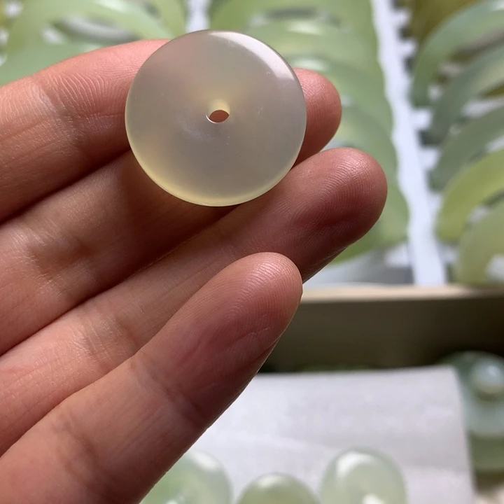 蛇纹石玉未镶嵌手镯微瑕不退换