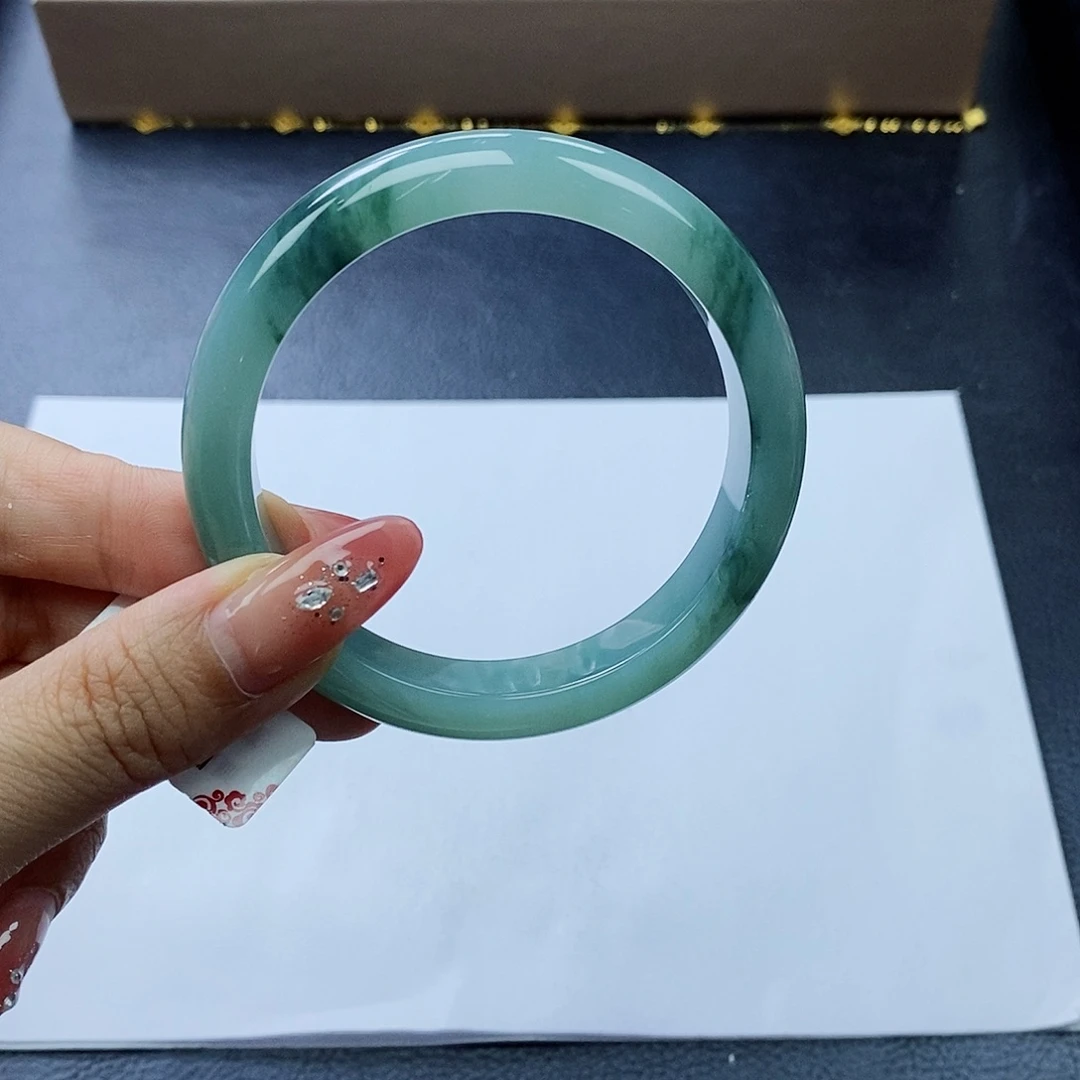 翡翠手镯未镶嵌56.8圈口