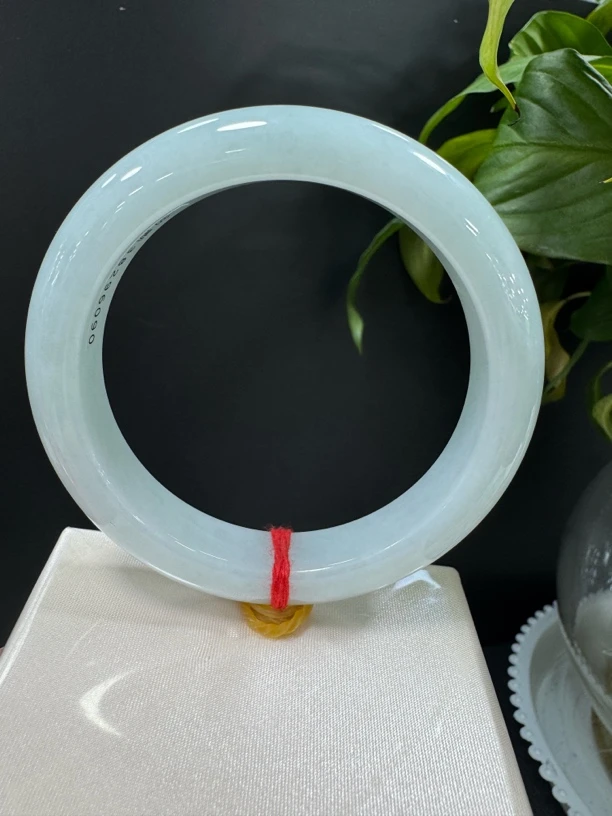 天然缅甸翡翠手镯A