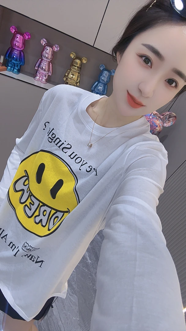 百搭显瘦笑脸大T