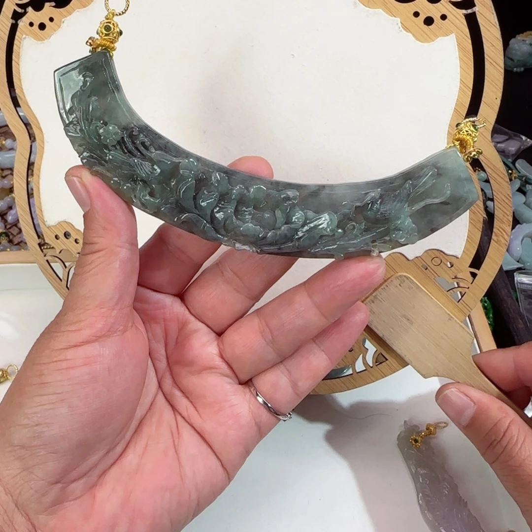 翡翠颈饰未镶嵌仿古