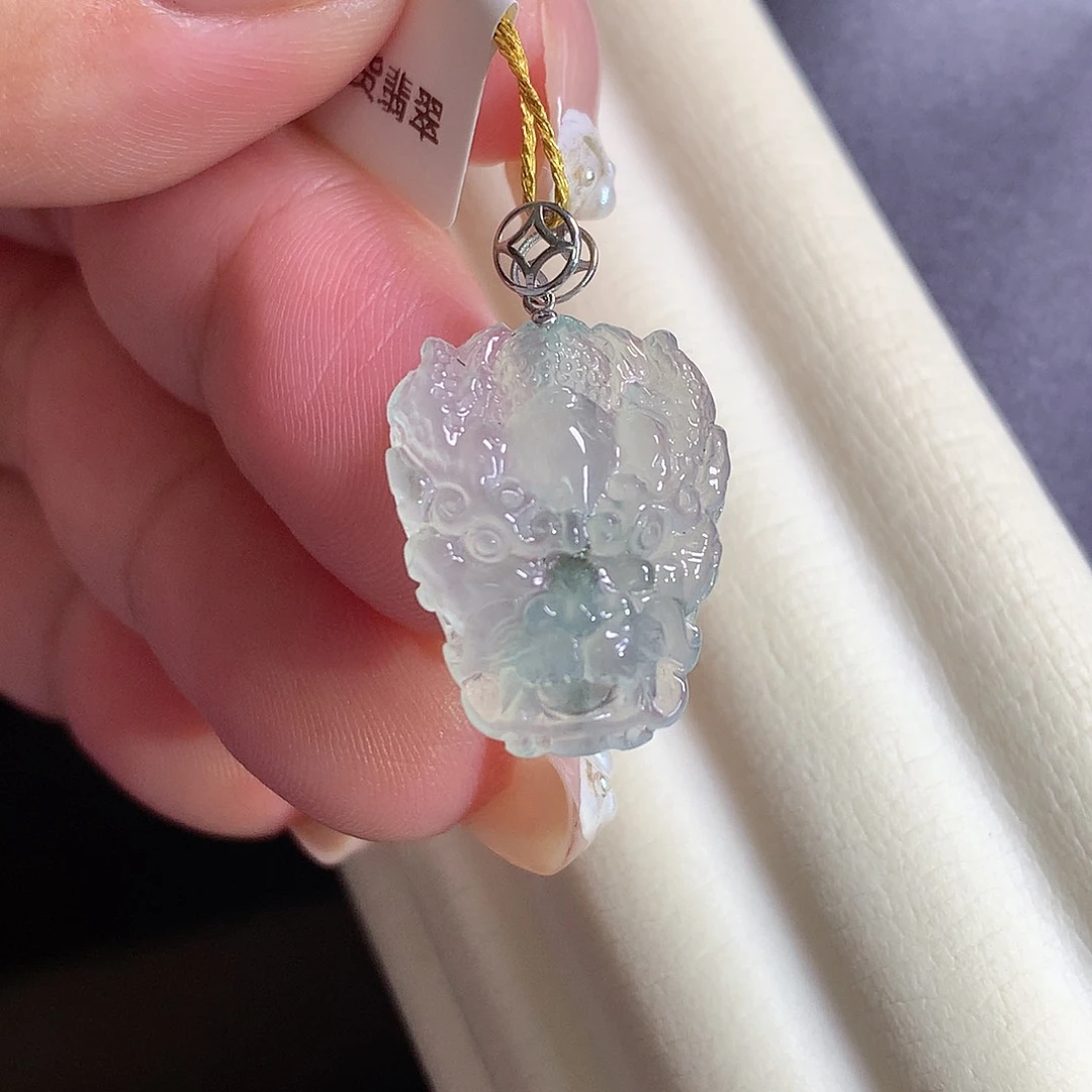 翡翠18K金镶嵌颈饰龙