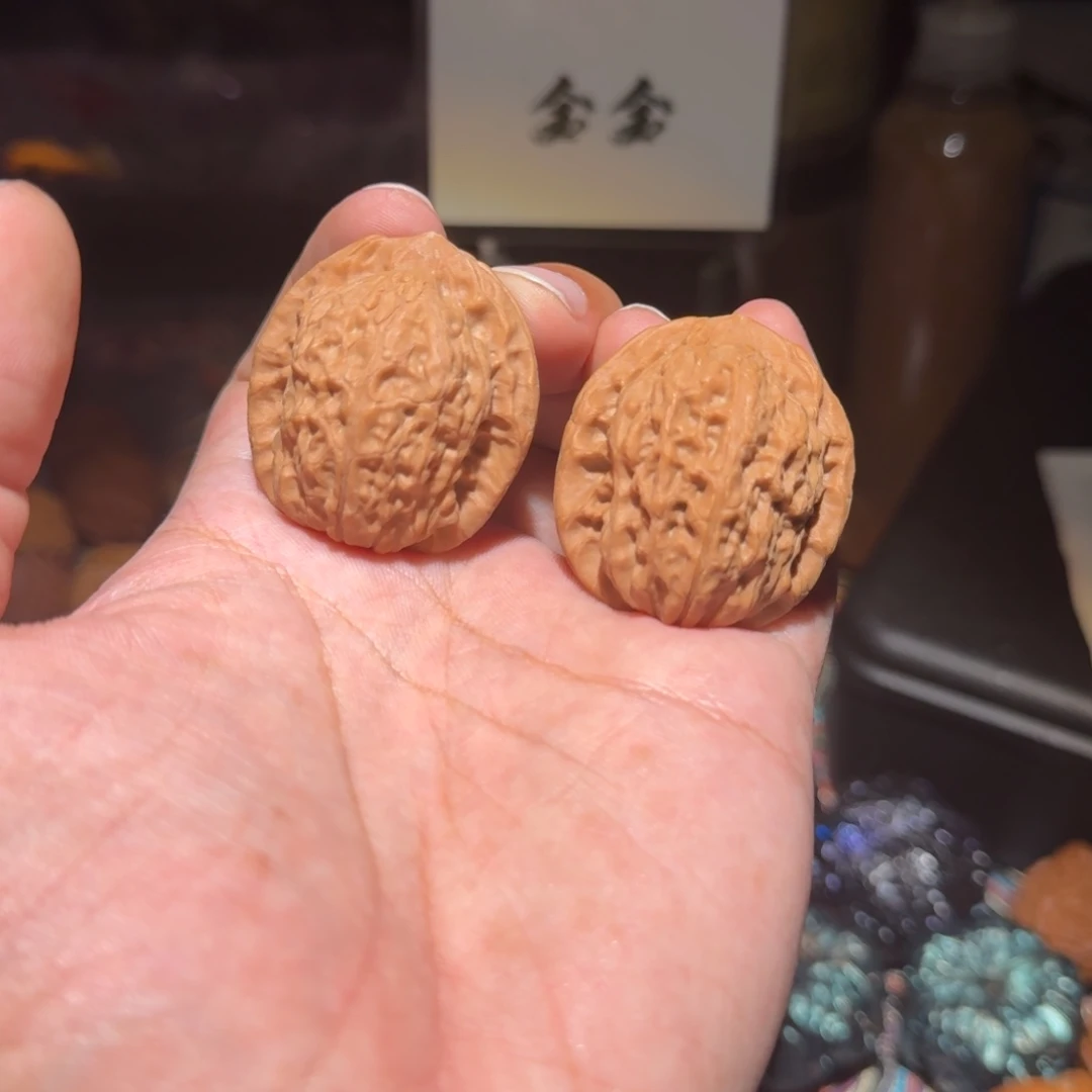 把件文玩核桃005原树玉观音，尺寸35 33 39