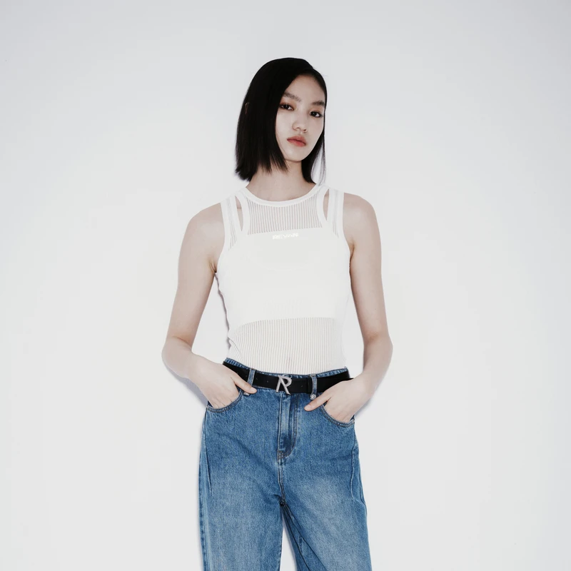 REVAN芮范专柜同款简约烫钻白色针织背心RM31202089