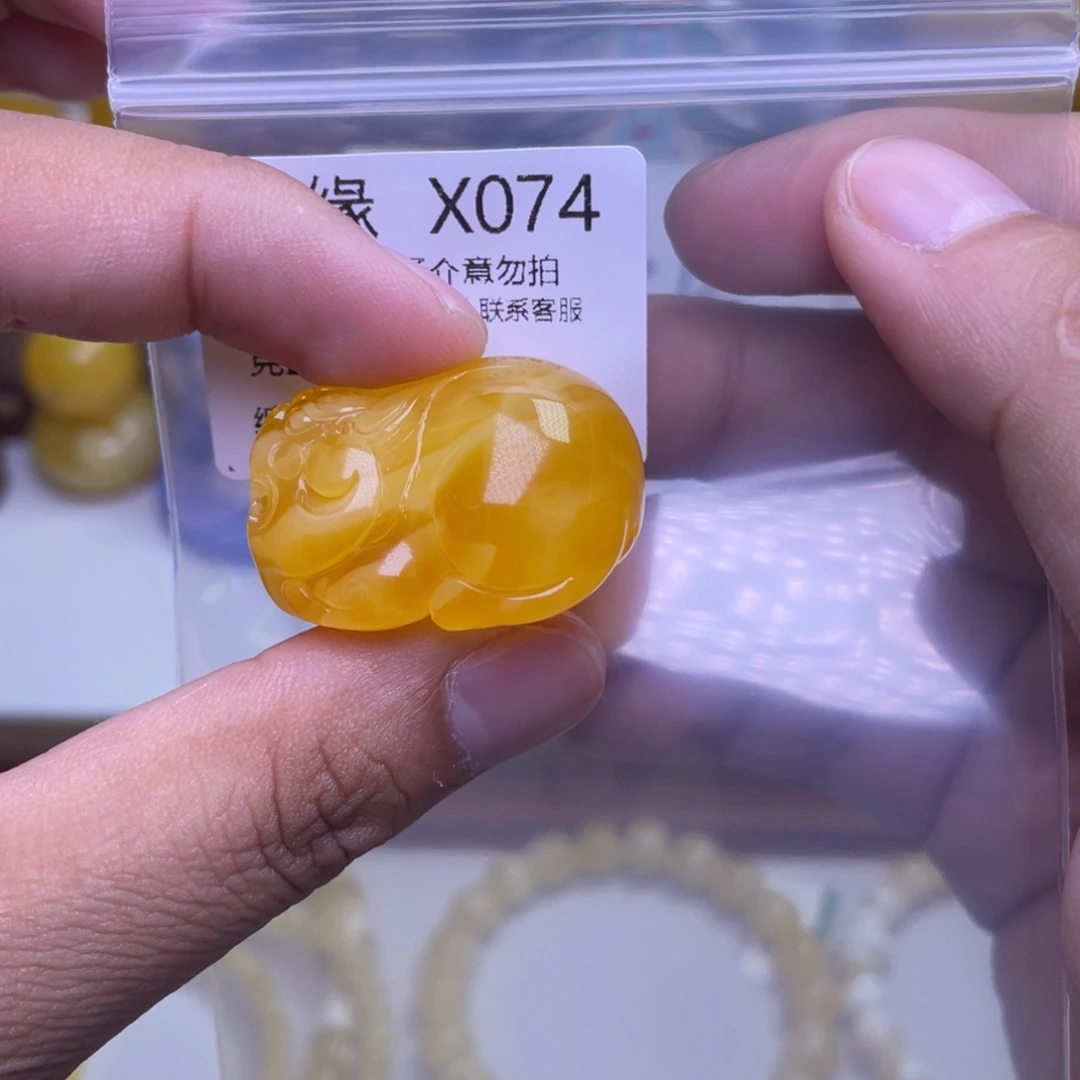 琥珀未镶嵌珠宝奇石