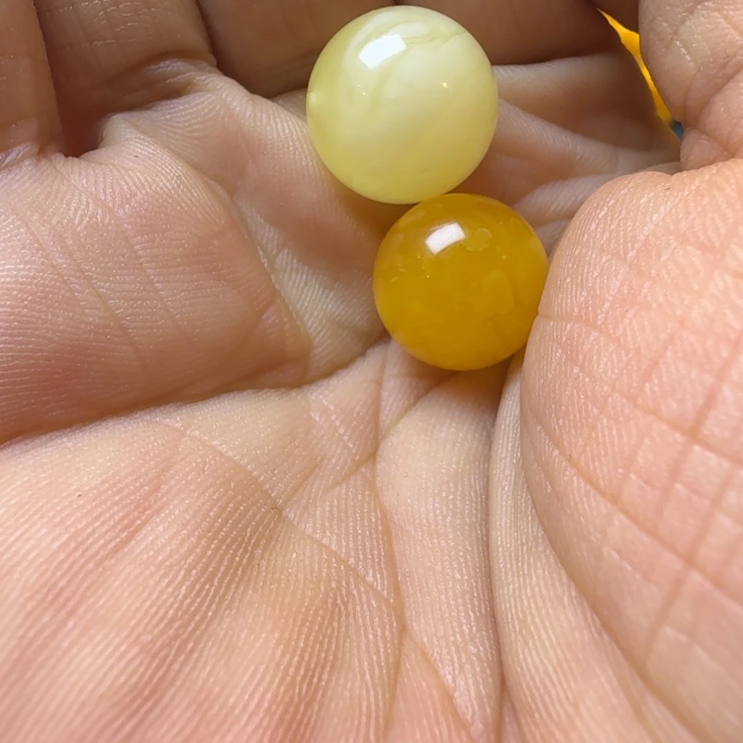 丫***丫蜜蜡未镶嵌珠宝奇石