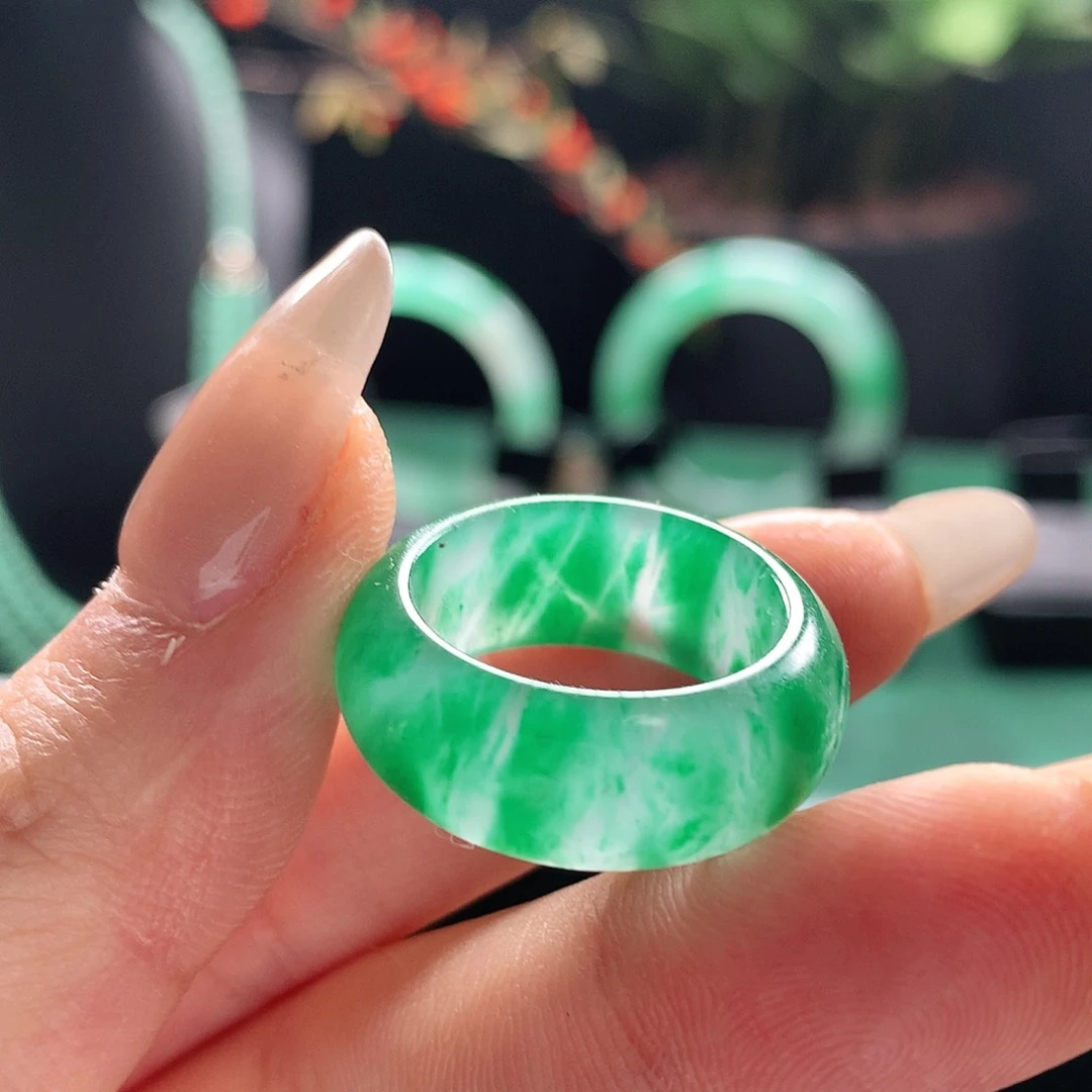 石英质玉戒指未镶嵌