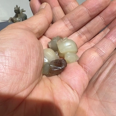 未镶嵌和田玉（糖玉）珠宝奇石品**玉
