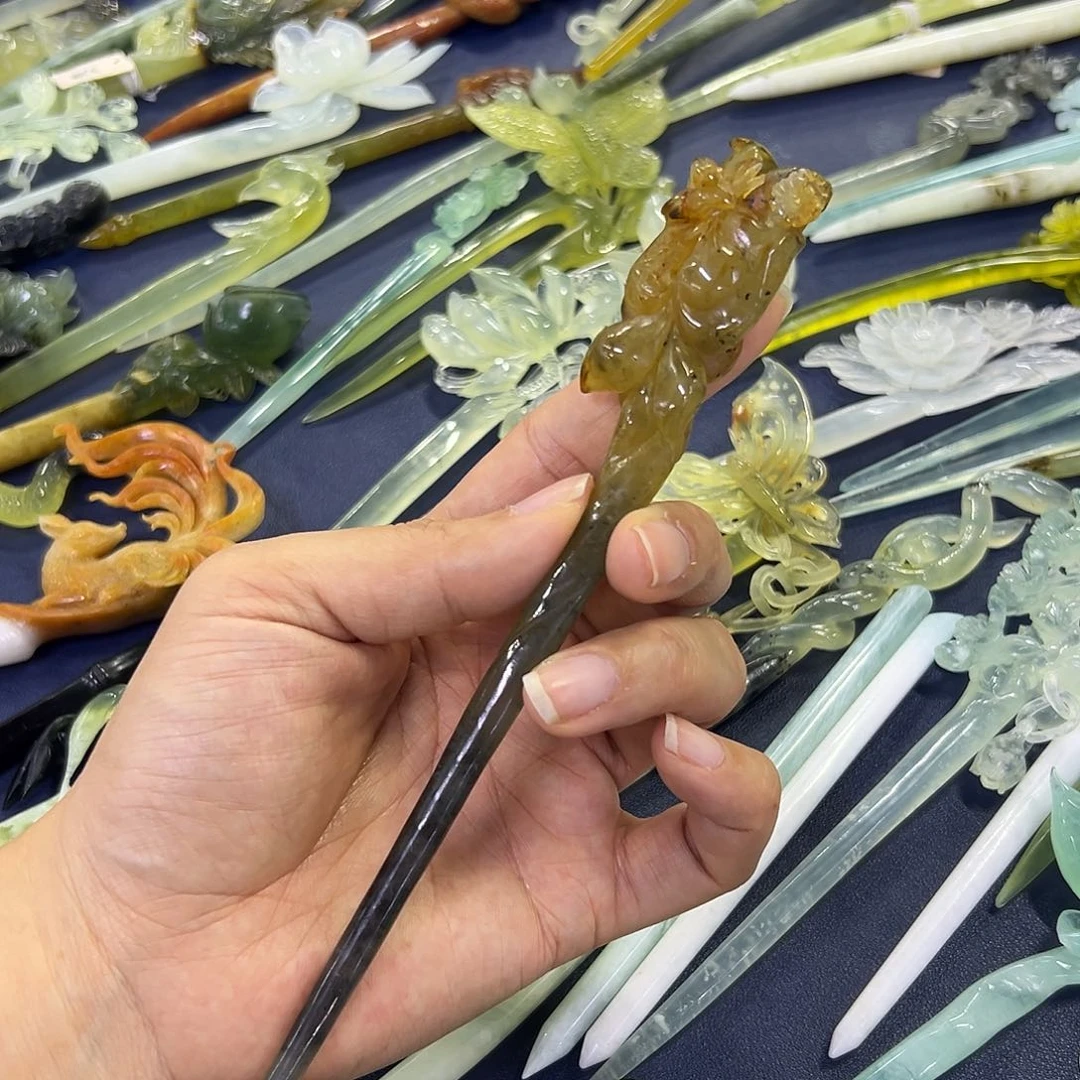 蛇纹石玉未镶嵌狐狸