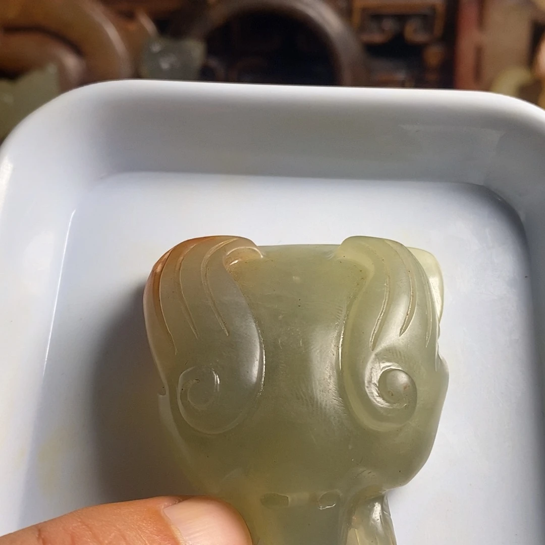 未镶嵌岫岩老玉（透闪石质玉）挂件