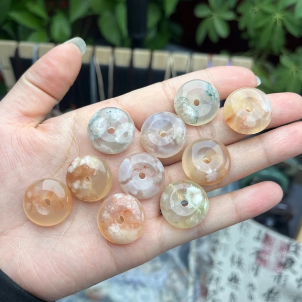 纯天然樱花玛瑙平安扣吊坠项链挂件饰品，大人小孩都可戴，约20*9