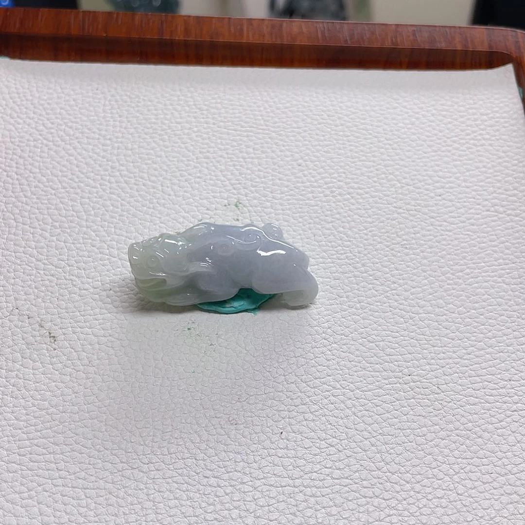 翡翠未镶嵌颈饰吊坠