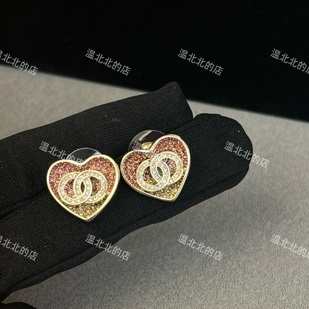 铜合金耳饰 ED014耳钉 粉色满镶爱心耳钉气质轻奢复古小香风