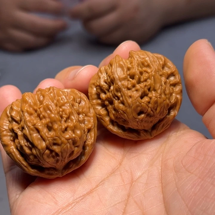 把件桃核白狮子6129