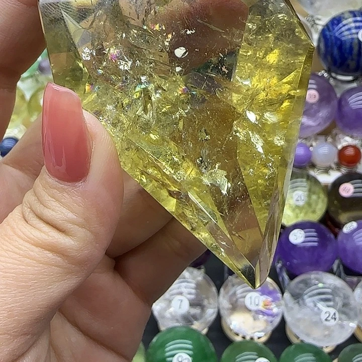 未镶嵌水晶珠宝半成品