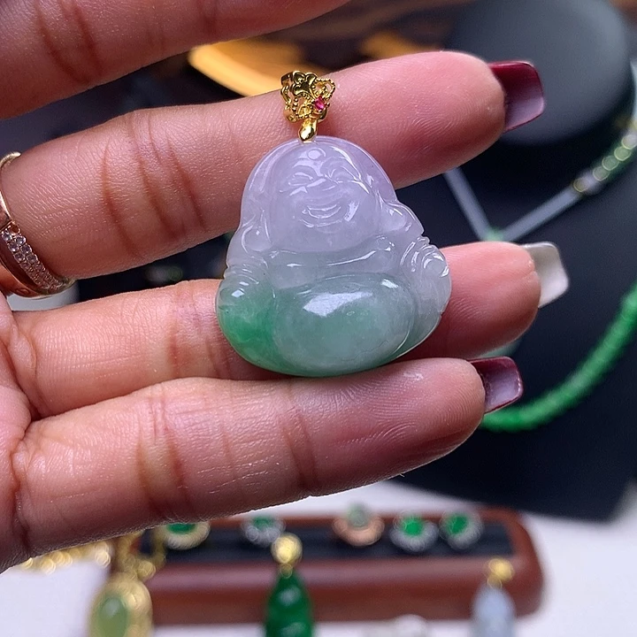 翡翠吊坠(赠链)未镶嵌
