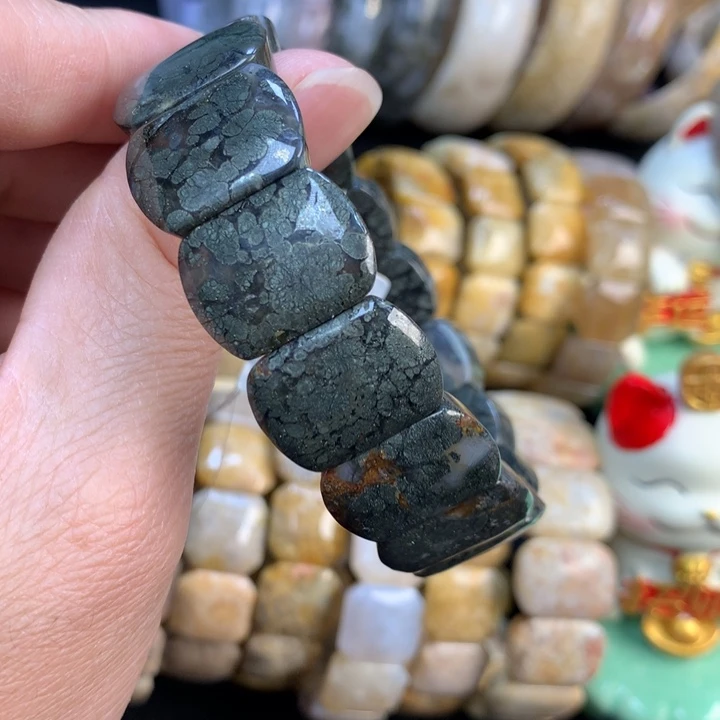 【闪购商品】硅化珊瑚（珊瑚玉）手链未镶嵌一**花