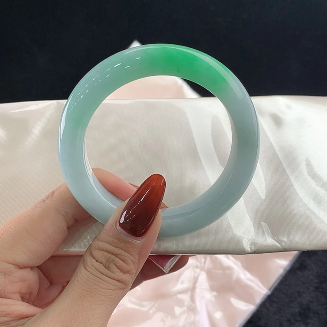 【闪购商品】未镶嵌手镯翡翠正55.6