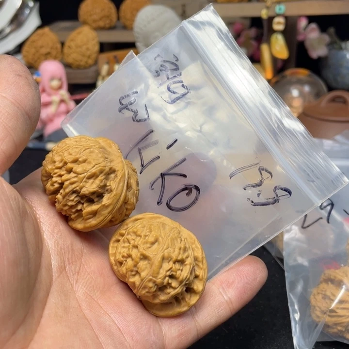 文玩核桃把件K**o宫灯