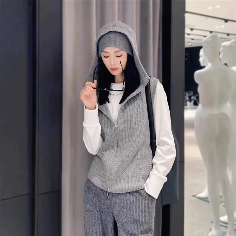 阿玛施【官方正品】新款绵羊毛减龄连帽拉链针织马甲外套女 5499273